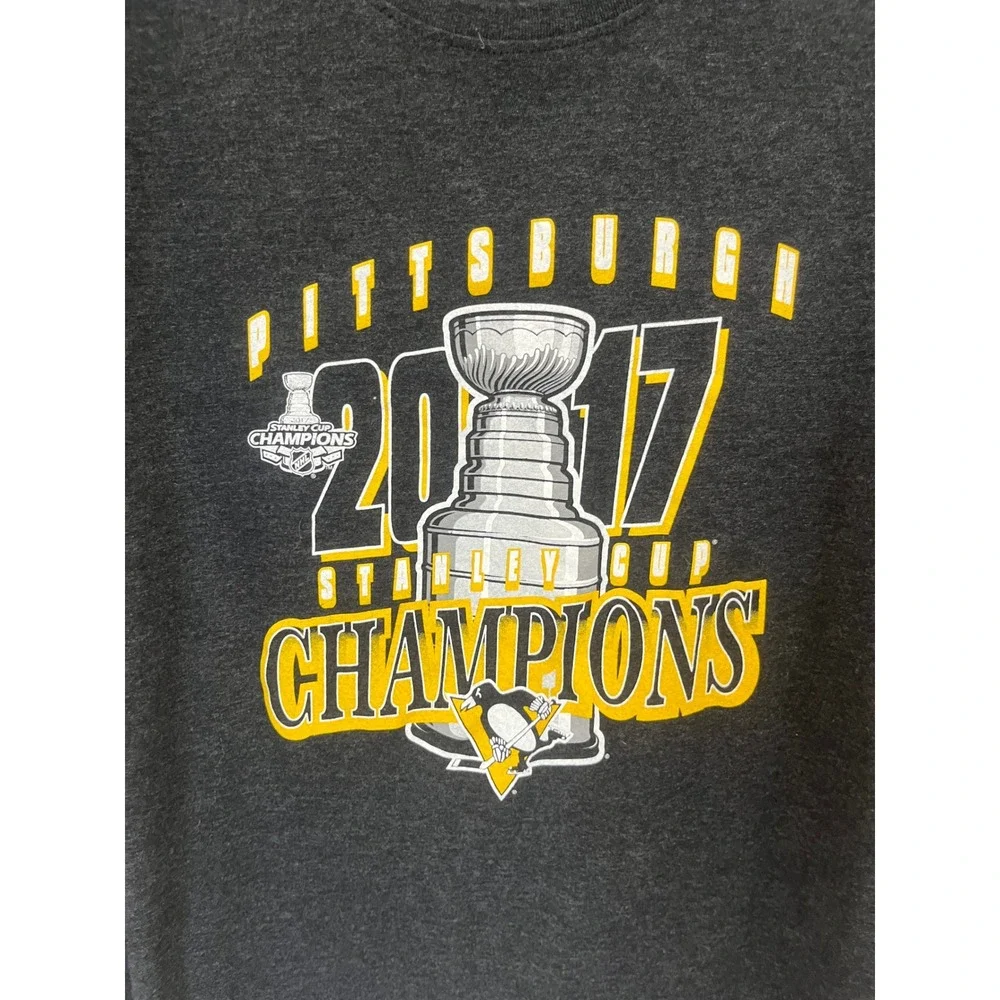 Pittsburgh Penguins 2017 Stanley Cup Champions Tee‎ Charcoal Gray Womens XL